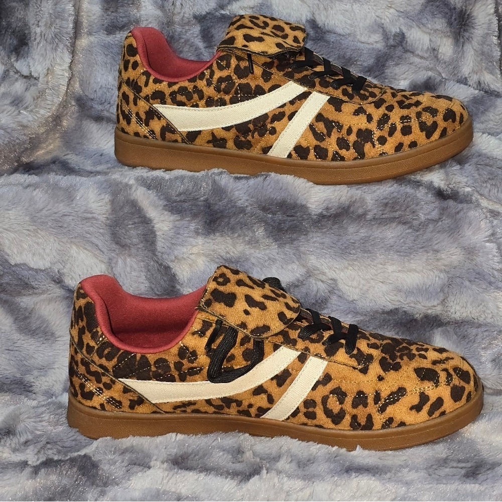 NWB STEVE MADDEN Women's Madrid Low Top Leopard Print With Gum Bottoms Size 6.5‎